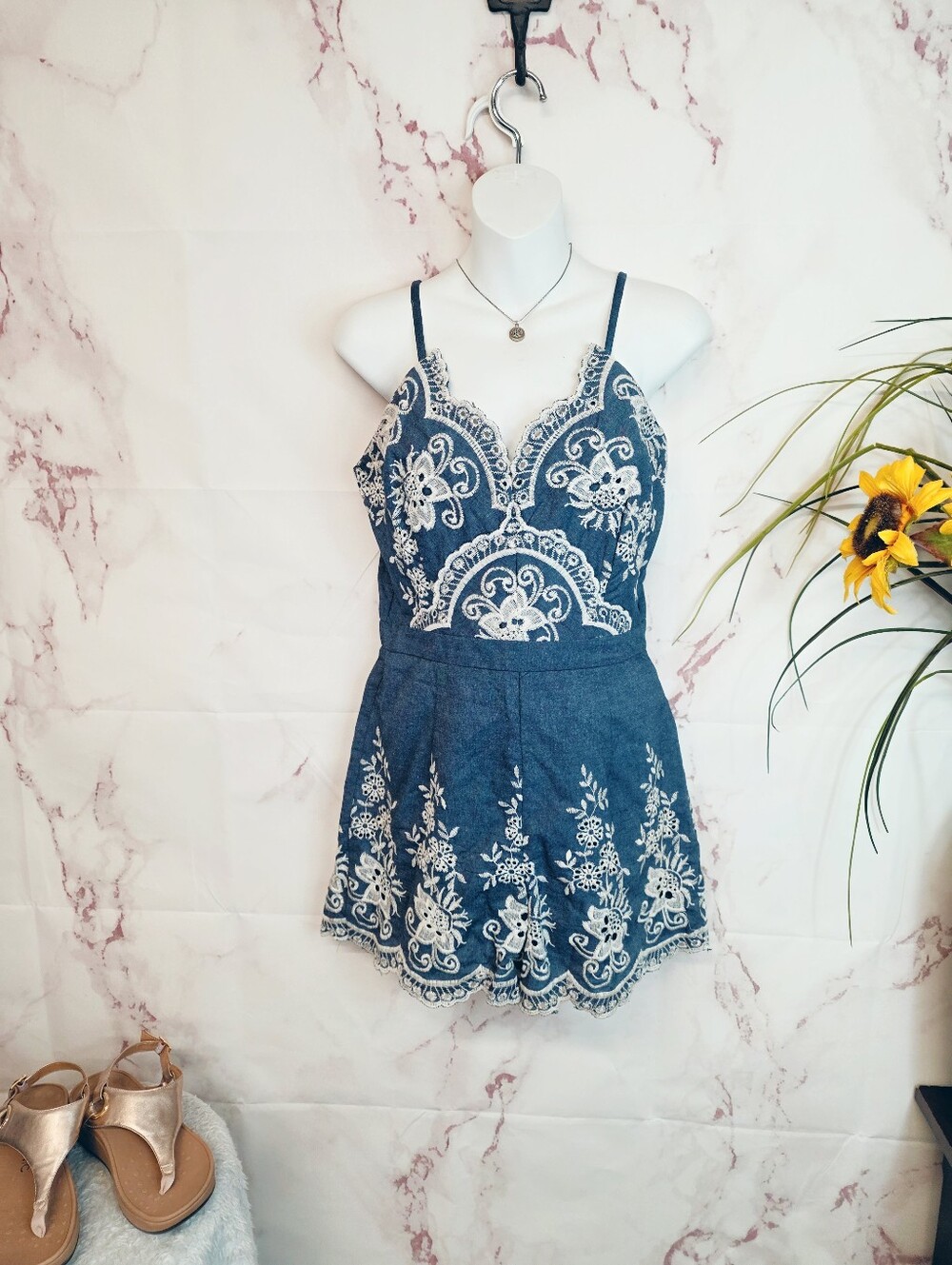 Simplee Blue Embroidered Cotton Scalloped Lace Romper Medium - Picture 3 of 7